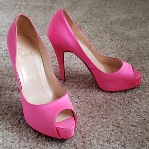 Christian Louboutin Hyper Prive Satin Peep Heel